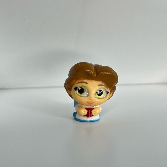 Disney Doorables: Series 4 Figurine – Beauty and the Beast – Belle - Picture 3 of 5